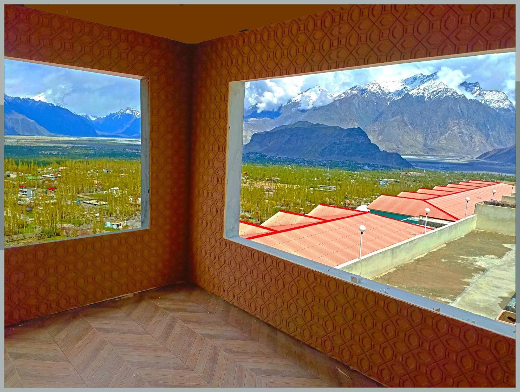 Hotel Mountain Lodge Skardu Exteriör bild