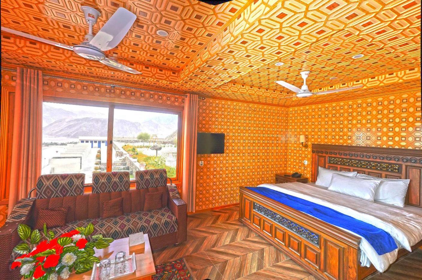 Hotel Mountain Lodge Skardu Exteriör bild