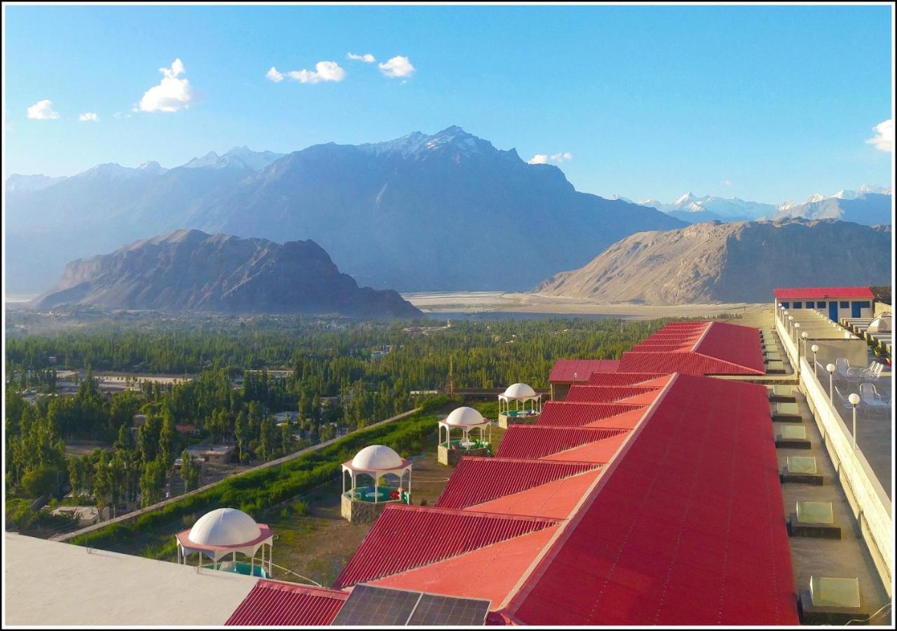 Hotel Mountain Lodge Skardu Exteriör bild